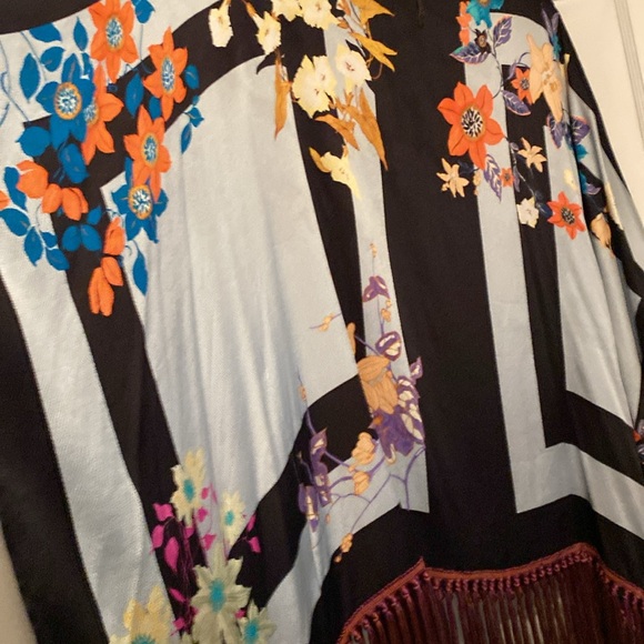 Etro Silk Elastane Stunning Print Fringe Hem Poncho New With Tags Made in Italy - Picture 15 of 16